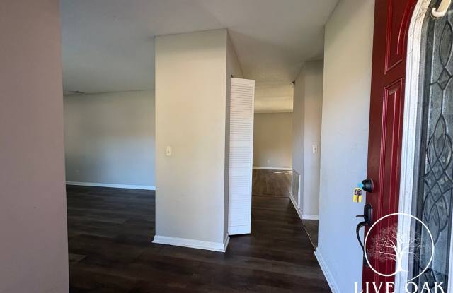 MOVE IN SPECIAL: $500 OFF 1ST MONTH'S RENT!** Gallery 4