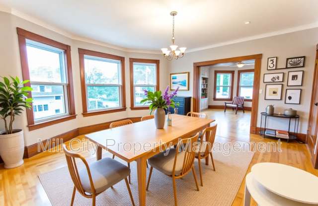 105 Ray Street - 2 photos photos