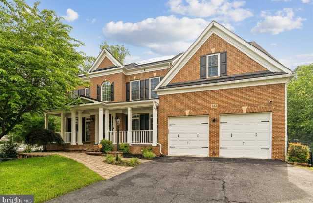 743 SENECA Drive Gallery 2