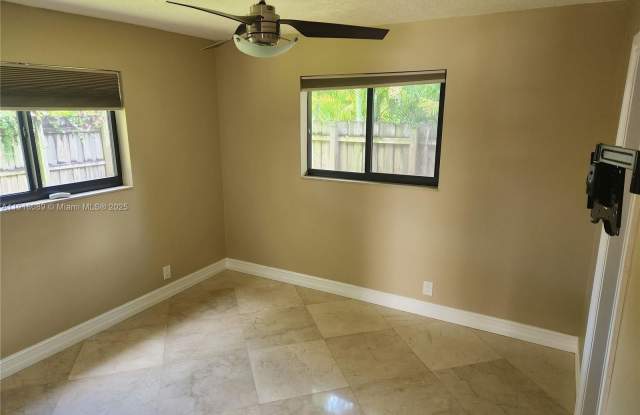 210 SW 8th Ave - 210 Southwest 8th Street, Fort Lauderdale, FL 33315