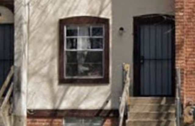 2816 E 10th St photos photos