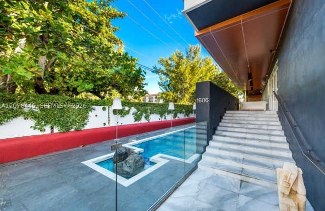 1606 S Bayshore Dr Gallery 2