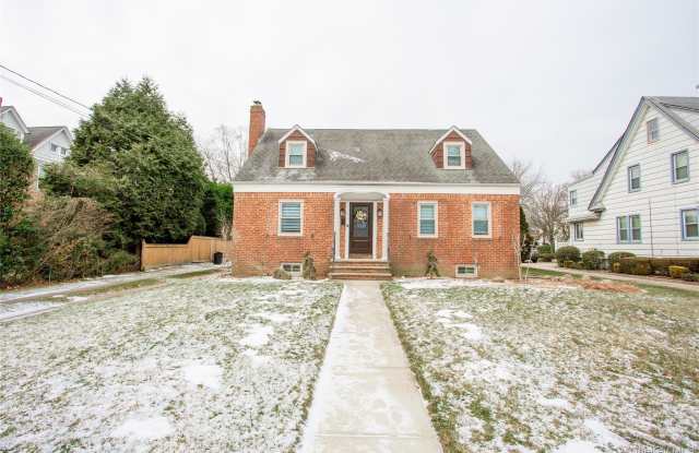 66 Denton Avenue unit: 2Nd Floor photos photos