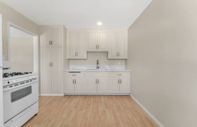 6112 W Manor Dr photos photos