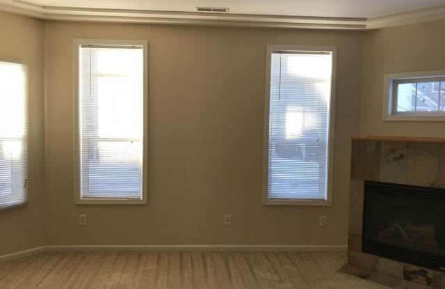 5672 Winnetka Ave. Gallery 2