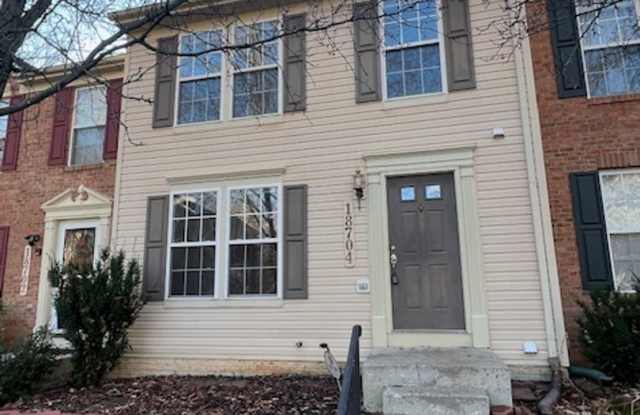 SPACIOUS TOWNHOUSE IN GERMANTOWN - 18704 Harmony Woods Lane, Germantown, MD 20874