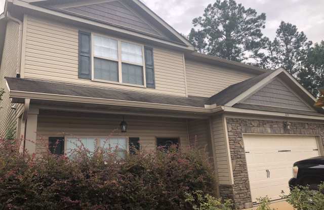 2211 Suzanne Ln - 2211 Suzanne Ln, Opelika, AL 36801