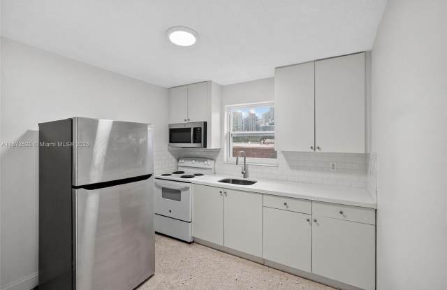 458 SW 9th St photos photos