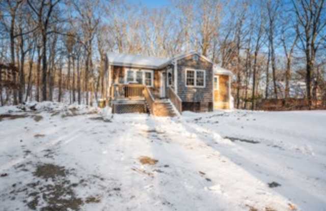 46 Willow Street - 46 Willow Street, York County, ME 04001