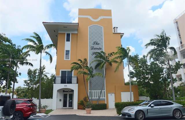 555 E Dania Beach Blvd photos photos
