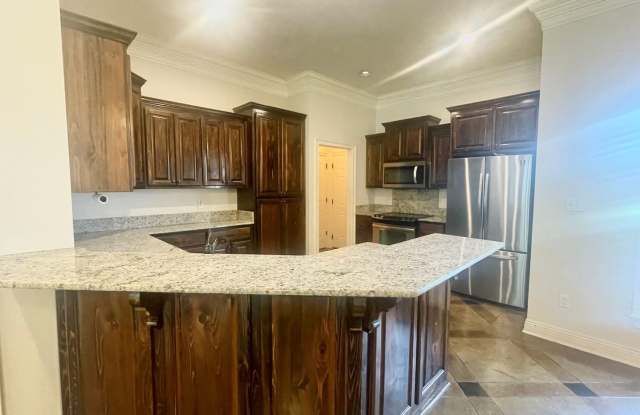 Charming 3 Bedroom 2 Bath home for Rent Gallery 4