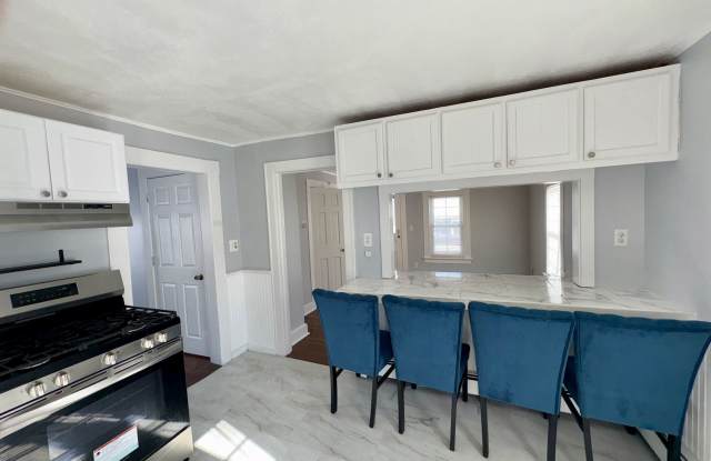 24 Iowa Street unit: 2 photos photos