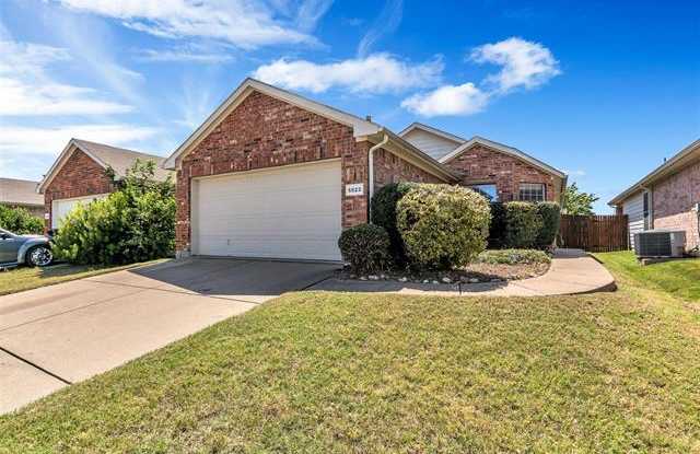 5823 Melanie Court - 5823 Melanie Court, Fort Worth, TX 76131
