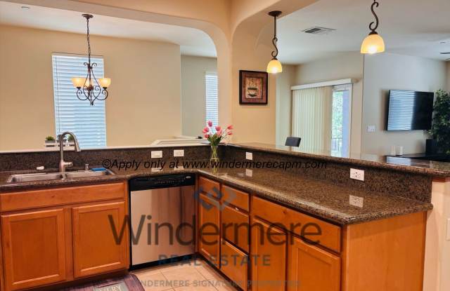 Stylish  Spacious 2 bedroom-/1 bath Condo in Astoria at Gateway Oaks! photos photos