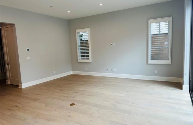 216 Fiore - 216 Fiore, Irvine, CA 92602
