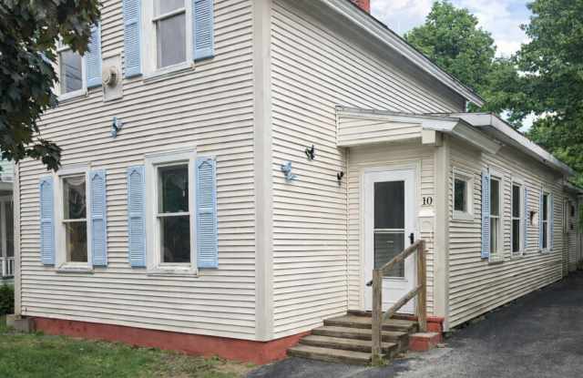 Spacious 5-Bedroom, 4-Bathroom Home Near UVM  Downtown Burlington (10 Walnut St) photos photos