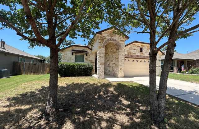 3/2/2 with a Formal Dining Room  Bonus Room in Oak Creek Estates / Fridge / Fenced in Yard / CISD photos photos