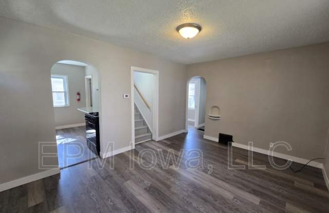 432 Gable Street Gallery 3
