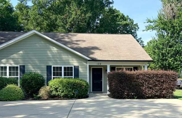 2BD/2BA-Mooresville- Landscaping Included photos photos
