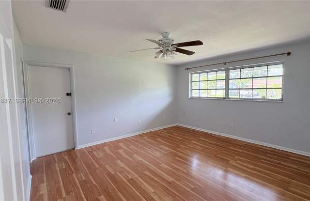 4440 NW 4th Ct Gallery 4
