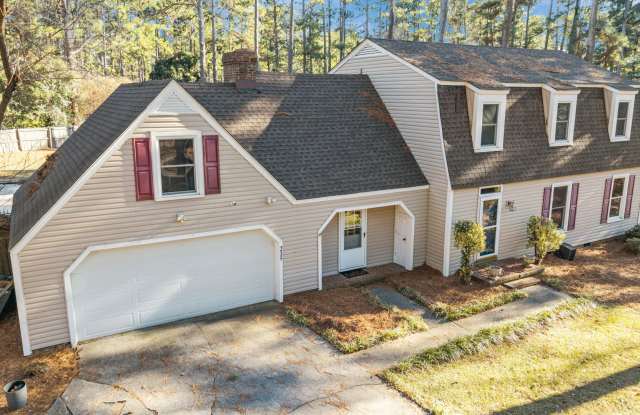Beautiful home in the desirable Sandhurst South neighborhood Gallery 1