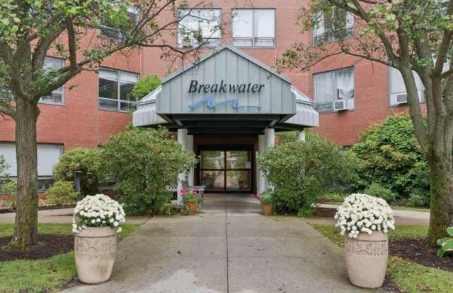 Breakwater Condominiums #501-South Portland: 1 BR Condo with water-front access Available 5/1/26 $2,200/mo. + utils. photos photos