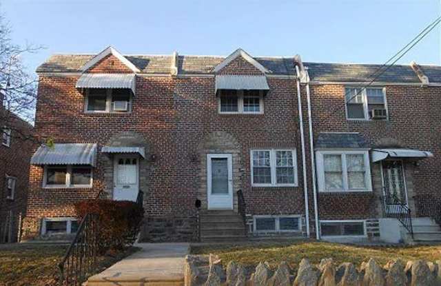 822 E 15th St - 822 East 15th Street, Chester, PA 19013