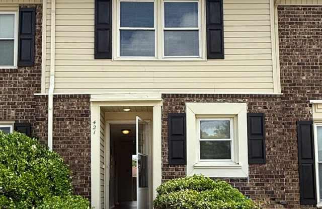 421 Kirkcaldy Court-Townhome Minutes from Fort Bragg * Two Weeks Free off the 1st Full Month's Rent* photos photos