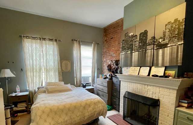 3 bedroom and 1 full bath in a brick building in the heart of Coolidge Corner, Brookline - 14 Stearns Road, Brookline, MA 02446