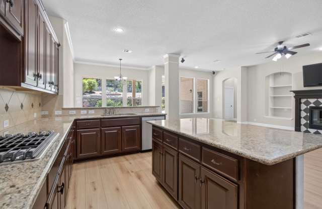 4 Bed / 3 Bath Gorgeous Home in Rogers Ranch for Rent! Available now! Gallery 1