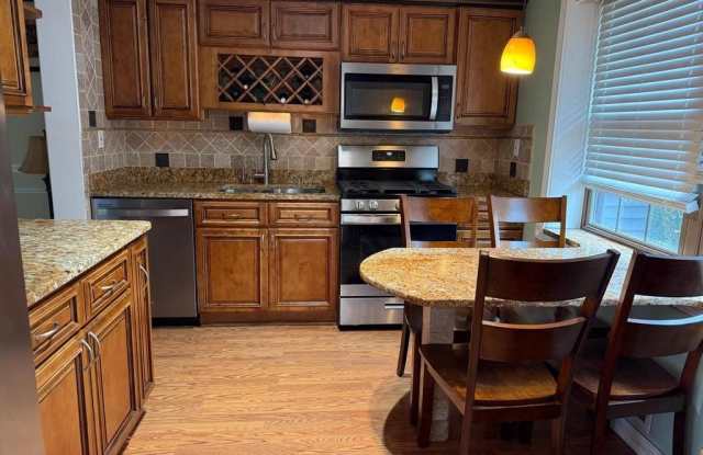 1003 MULBERRY COURT Gallery 2