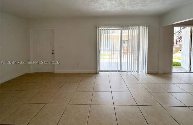 8287 NE Miami Ct Gallery 4