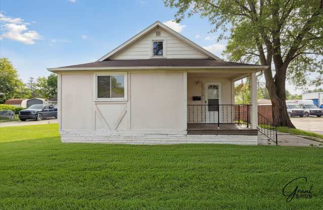 $1,200 - 3 Bed / 1 Bath House in Eastpointe photos photos $1,200 - 3 Bed / 1 Bath House in Eastpointe photos photos