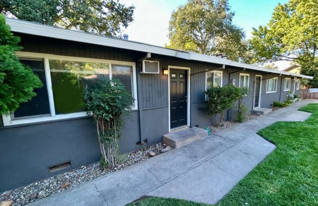 Beautiful 2 Bedroom Cottage-Style Home In Peaceful Location! Gallery 1