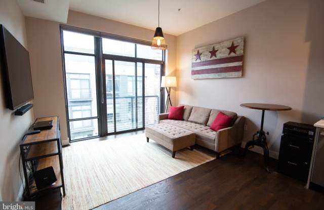 525 WATER Street SW Gallery 2