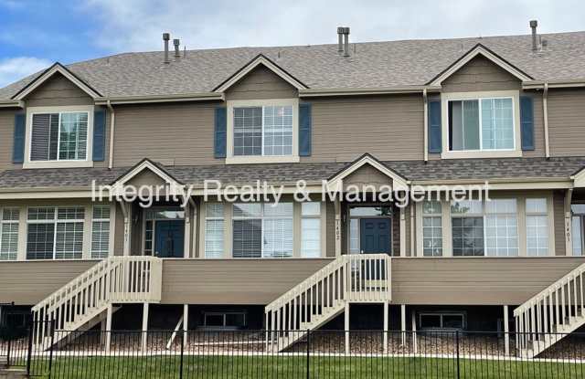 2 Bed/2.5 Bath Townhome, 1924 sq ft, 5555 E Briarwood Ave #1402 Gallery 3