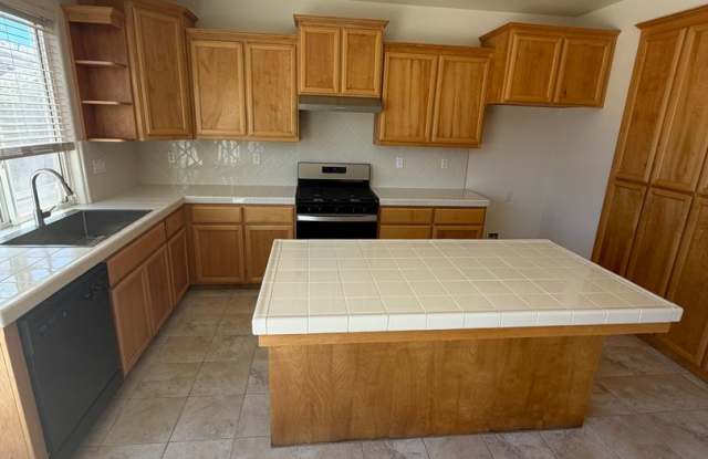 2 bedroom 2 bath 2-story home Gallery 3