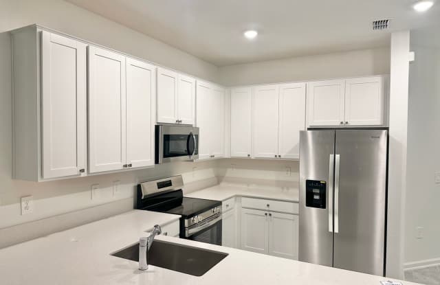For Rent 3 Bedrooms Townhouse with Garage  in the ChampionsGate area Gallery 4