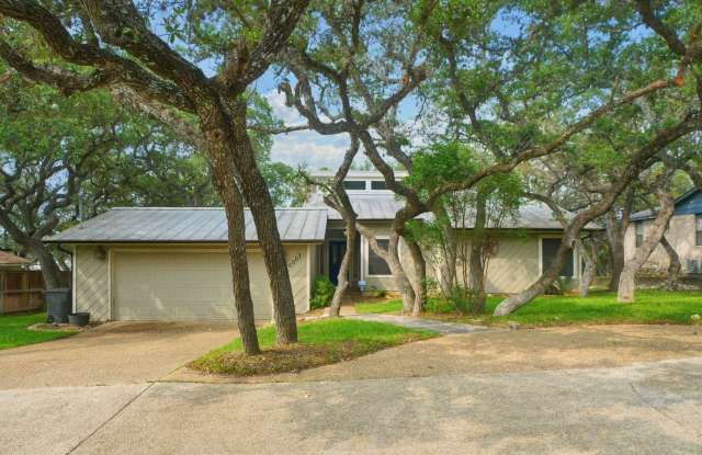 Charming and Centrally Located Home Now Available with Inground Pool. Realtor Commmission:$750 photos photos