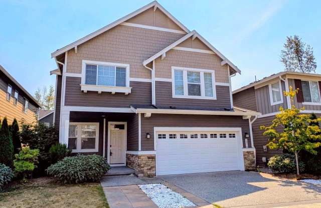 Newer 4 bdrm plus Den & Large loft House in Everett's Riverfront Neighborhood photos photos