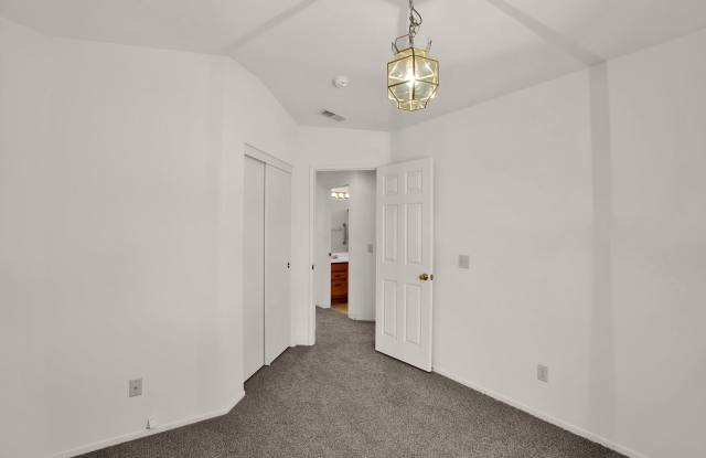 1947 Tamarack Lane Gallery 3