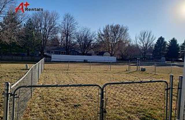 Three bedroom three bathroom Twin home. Gallery 3