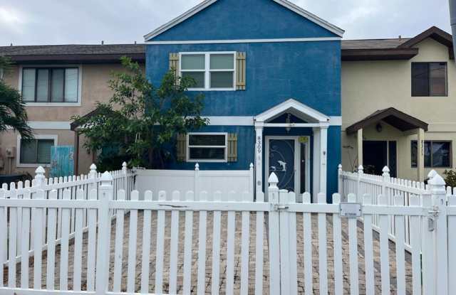 8309 Rosalind Avenue - 1 photos photos