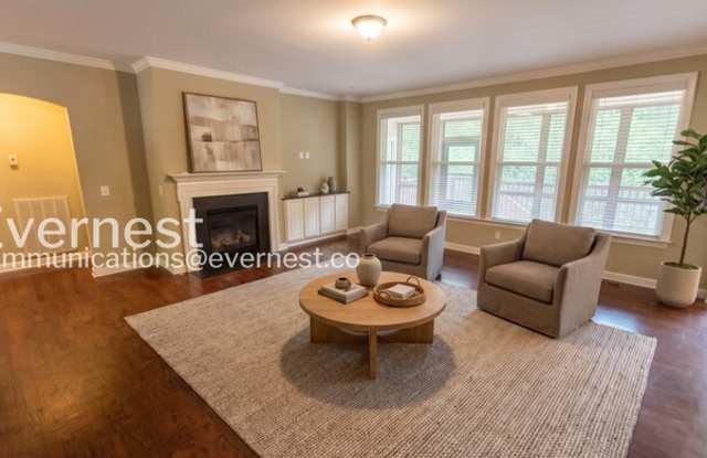 1237 Broadgate Drive Gallery 3