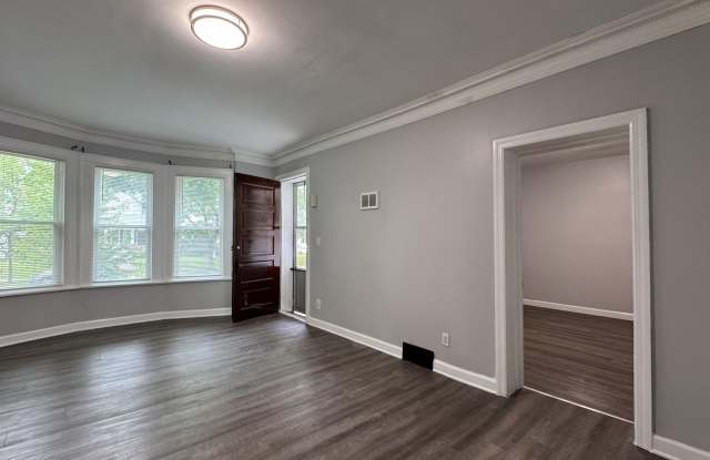 2722 N Stowell Ave Gallery 2