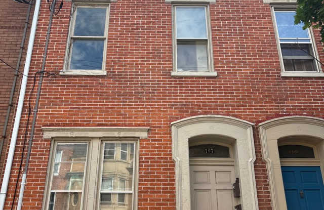 Video in Photos! Downtown 3 Bedroom with parking near Transit Station photos photos
