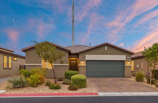 Stylish 2021 4 bd Single-Story Home with Spacious Kitchen & Huge Yard Gallery 1