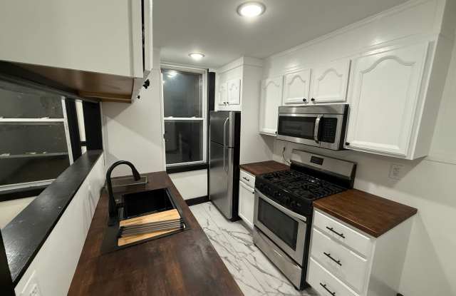 updated 4 bedroom 2.5 Bathroom house for rent photos photos