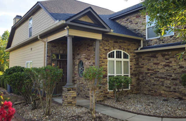 1002 Silver Lake Ct Gallery 3