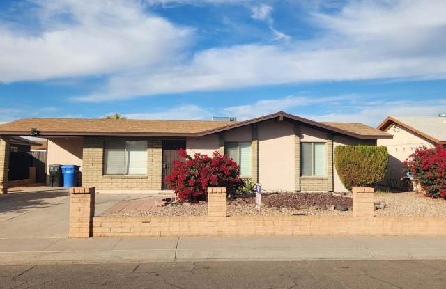 9002 W ROMA Avenue photos photos